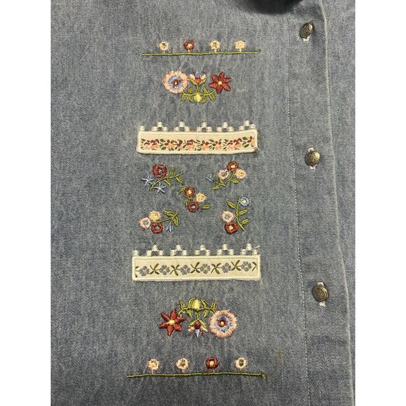 Vintage Women’s Denim Button Down Shirt Size 18 Embroidered Floral Cottage 90s - Picture 5 of 13